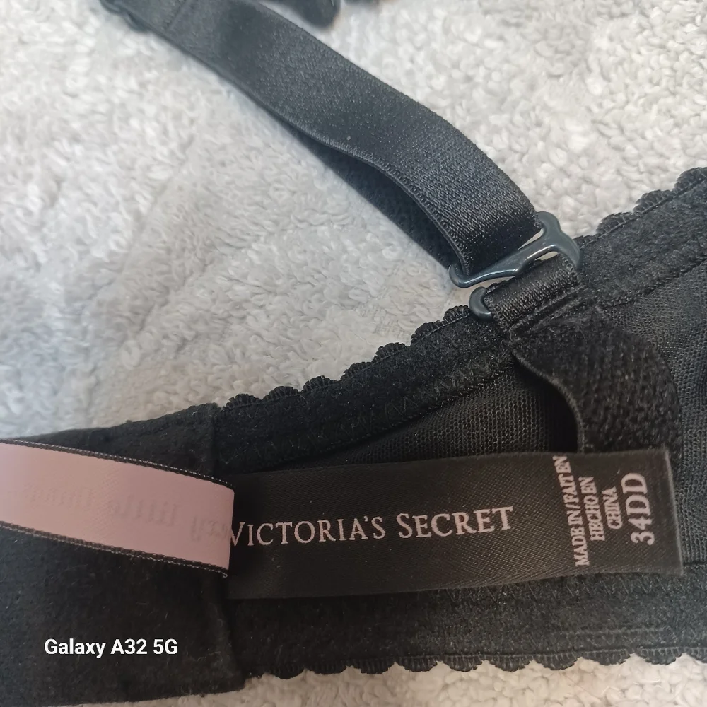 Victoria's Secret Black Lace Push-Up Bra 34DD - Picture 2 of 15